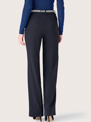 Bootcut Pantalon à plis 'Ashleyi' Camomilla Italia en noir