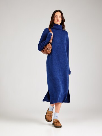 Robes en maille PIECES en bleu : devant