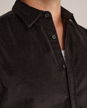 Regular fit Camicia di WE Fashion in marrone