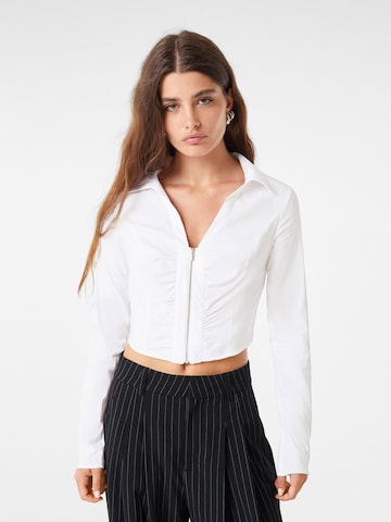 Bershka Shirt in Wit: voorkant