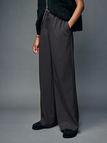 Next Wide Leg Hose in Grau