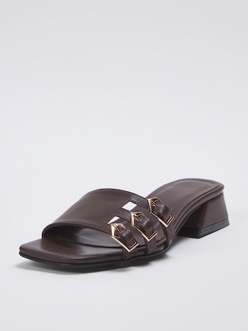 Mule Trendyol en marron : devant