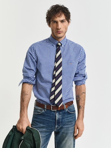 Coupe regular Chemise GANT en bleu : devant