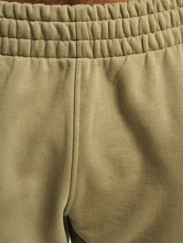 ADIDAS ORIGINALS Tapered Trousers 'Trefoil A33' in Green