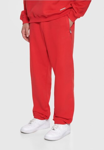 Tapered Pantaloni di Dropsize in rosso