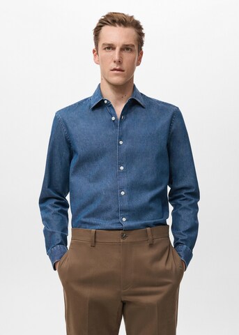 MANGO MAN Slim Fit Риза в синьо: отпред