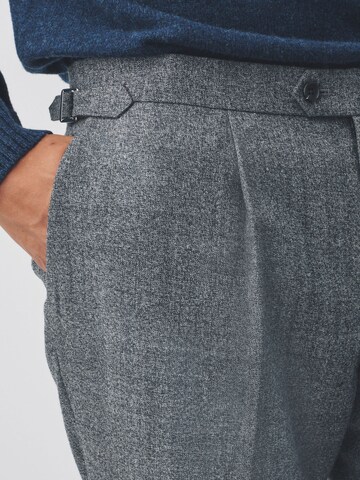 Next Zwężany krój Cygaretki w kolorze szary