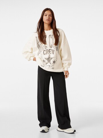 Sweat-shirt Bershka en blanc