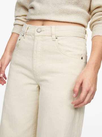 Pull&Bear Loosefit Jeans in Beige