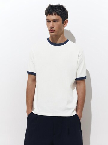 Pull&Bear Тениска в бяло: отпред