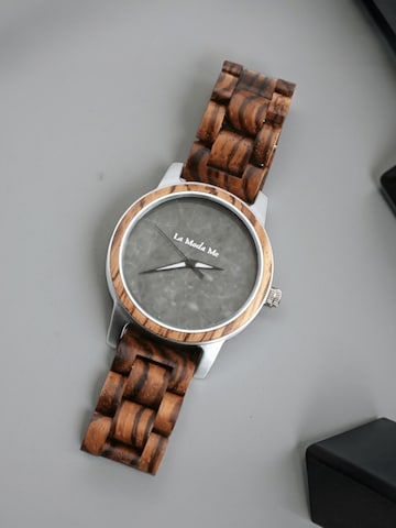 Orologio analogico 'Horizon - Eco-Friendly Walnut Wooden Timepiece' di La Moda Me in marrone
