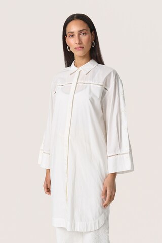 SOAKED IN LUXURY Blouse 'Jani' in White: front