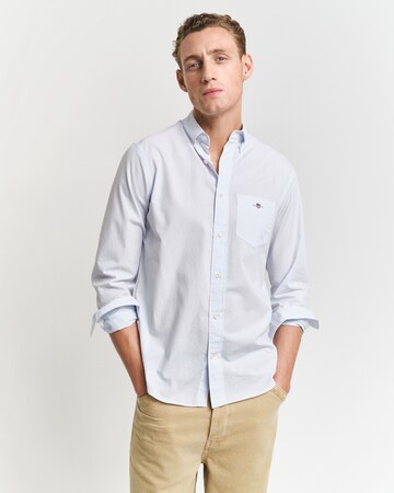Chemise GANT en bleu : devant