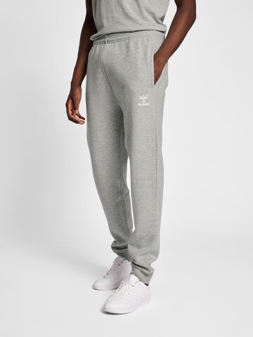 Hummel Tapered Hose in Grau: Vorderseite