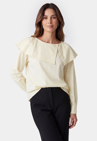 Usha - Blusa en amarillo: frente