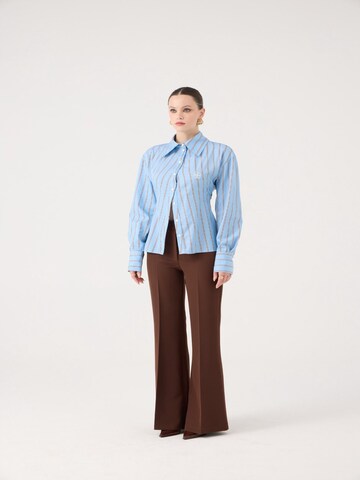 HOLLY LOLLY Flared Pantalon in Bruin