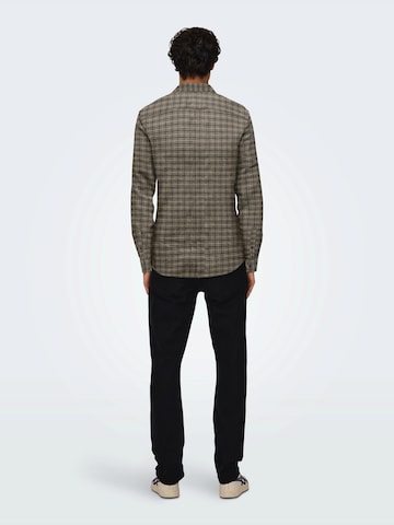 Only & Sons - Ajuste estrecho Camisa 'ONSGUDMUND' en marrón