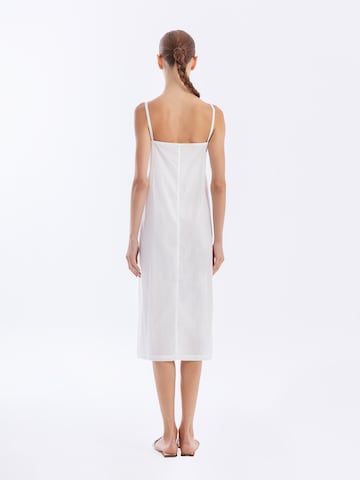 Abito di Haris Cotton in bianco