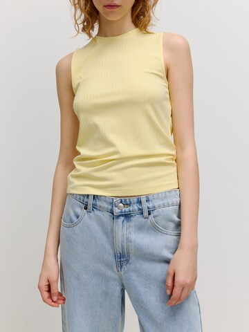 EDITED - Top 'Naela' en amarillo: frente