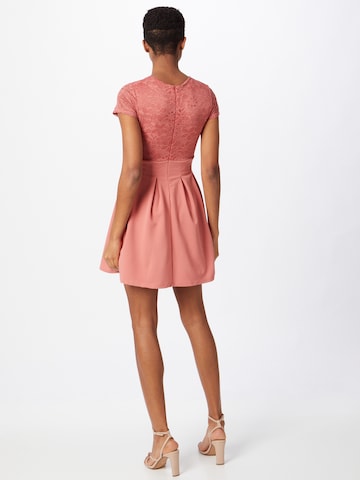 WAL G. Коктейльное платье в Ярко-розовый