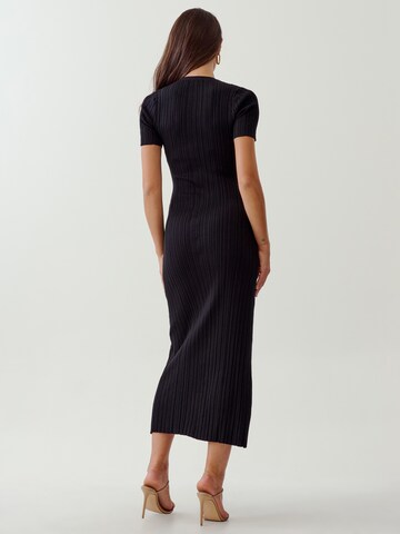 Rochie 'ESMAE' de la Tussah pe negru: spate