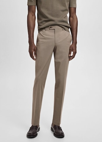 MANGO MAN Regular Pleated Pants in Grey: front