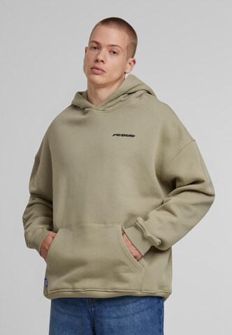 Pequs Sweatshirt 'Plágia Chest' in Grün