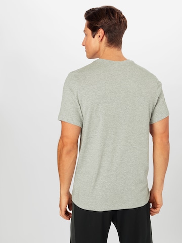 NIKE Klasický střih Funkční tričko – šedá