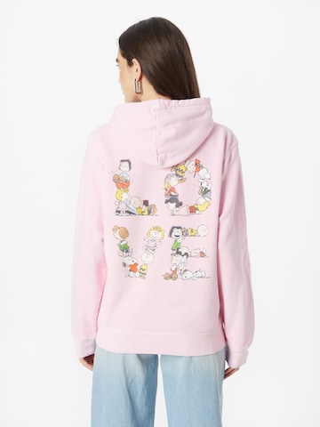 Vintage Supply Sweatshirt 'PEANUTS LOVE RAGYARD' in Roze