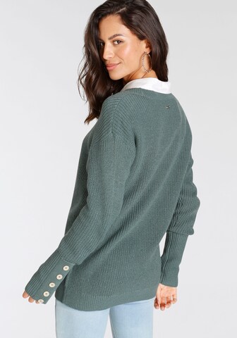 LAURA SCOTT Sweater in Green