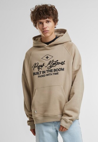 Pequs Sweatshirt 'Built In The Boom' in Grijs
