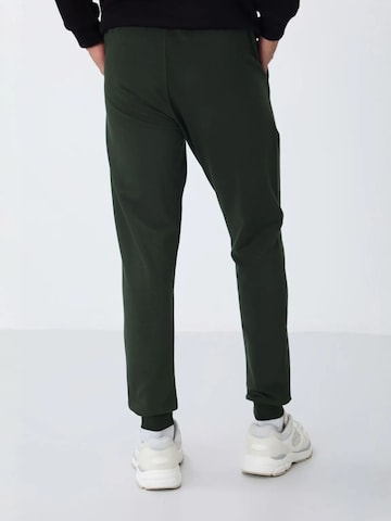 Tommy Life Tapered Workout Pants 'Jogginghose' in Green