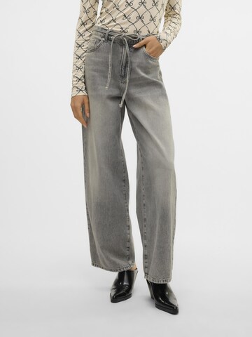 Wide Leg Jean 'WIEN' VERO MODA en gris : devant