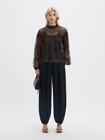 SELECTED - Blusa en marrón