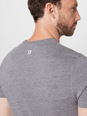 11 Degrees T-Shirt 'Core' in Grau