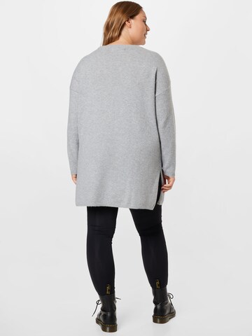 Vero Moda Curve Pullover 'Brilliant' in Grau