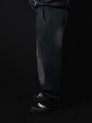 Vemue Baggy Sports trousers 'Black On Black' in Grey