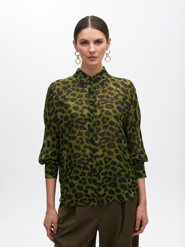 Lola Casademunt Bluse in Grün: Vorderseite