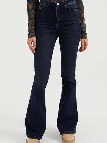 WE Fashion Flared Jeans in Blauw