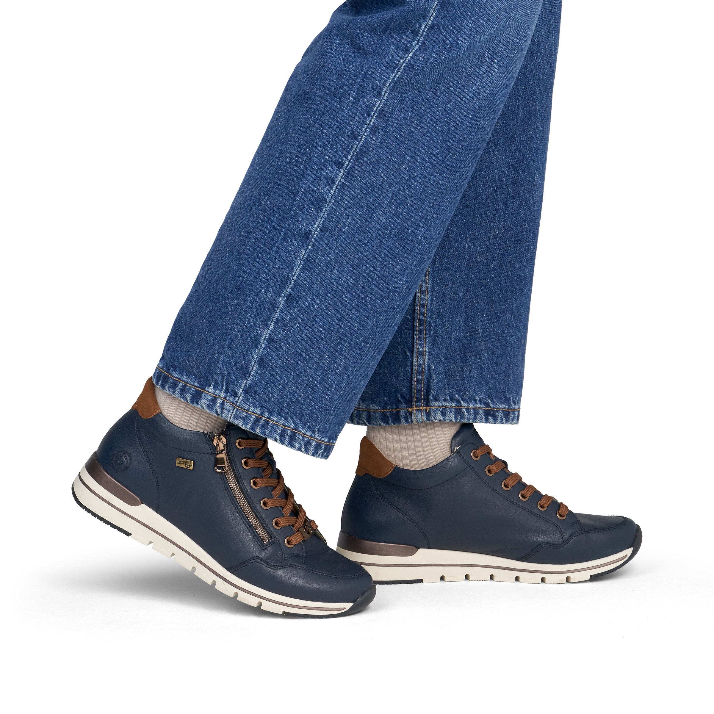 Baskets hautes 'R6777' REMONTE en bleu