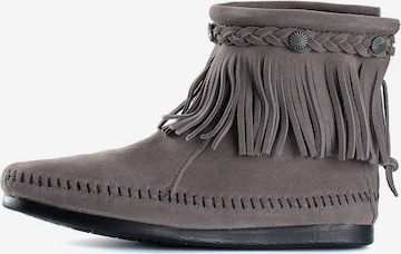 Bottines Minnetonka en gris : devant