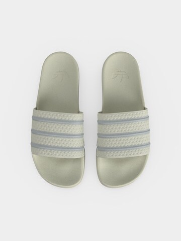 ADIDAS ORIGINALS Pantoletter 'ADILETTE' i grå