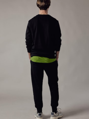 OWN Off With Nature Regular Broek 'Joggers' in Zwart