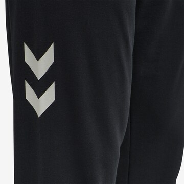 Hummel Zúžený Sportovní kalhoty 'Liam' – černá