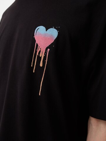 Bershka T-Shirt in Schwarz