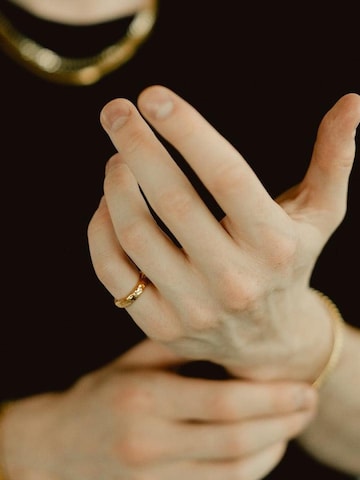 Les Reines Ring 'The Classy' in Goud