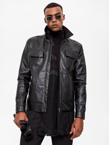 Antioch Between-season jacket in Black: front