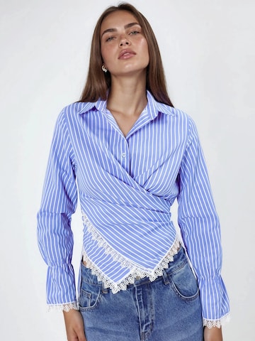 T-shirt Qu Style en bleu : devant