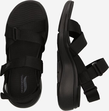 SKECHERS Wandelsandalen 'GO WALK - ATTRACT' in Zwart