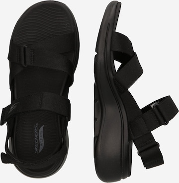 SKECHERS Trekingové sandály 'GO WALK - ATTRACT' – černá